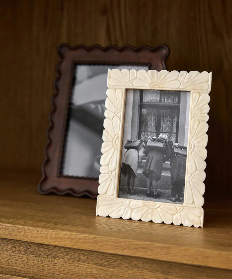 ARIA CARVED 3X4 PHOTO FRAME
