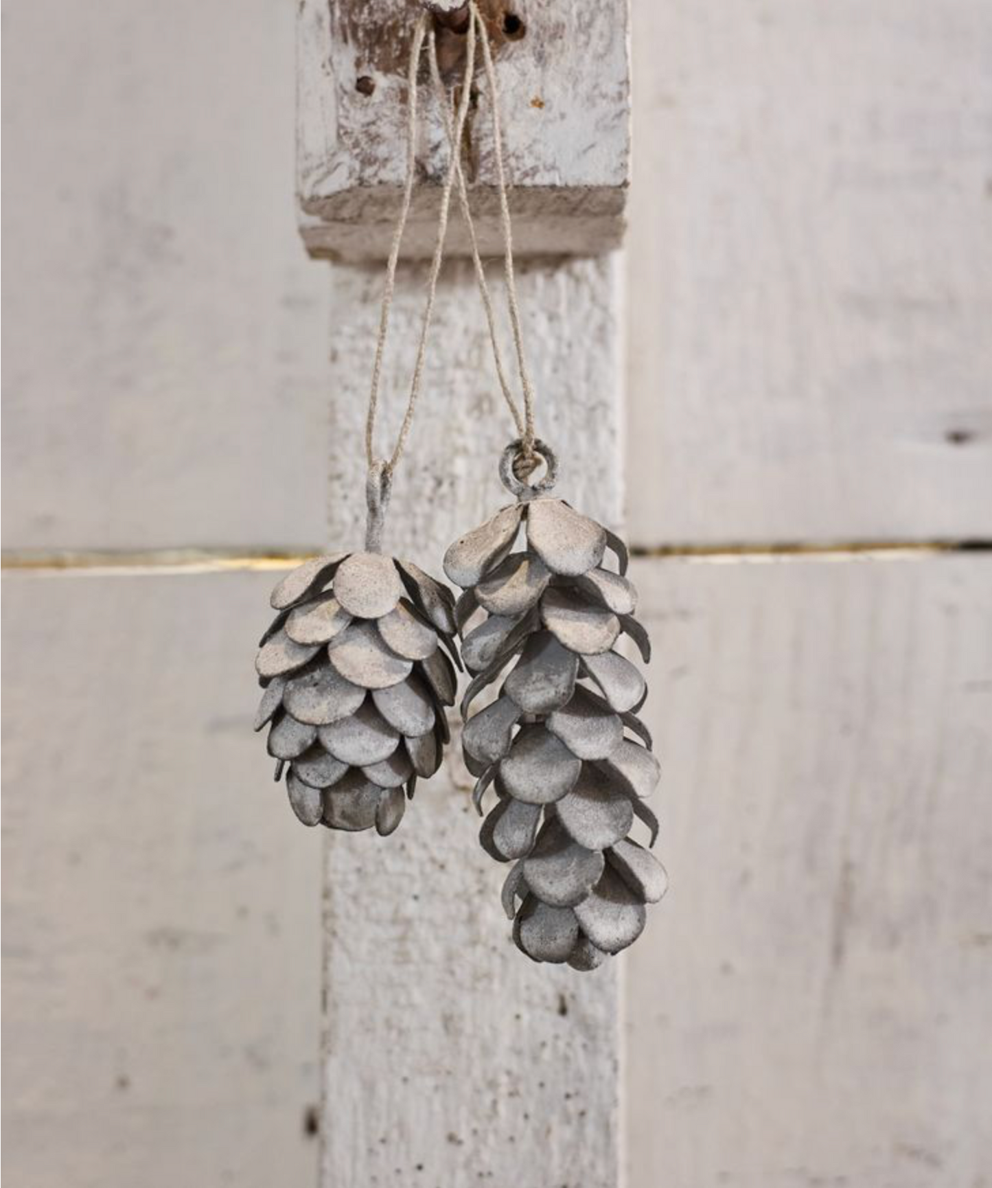 HANGING PINECONE LONG - ASH GREY