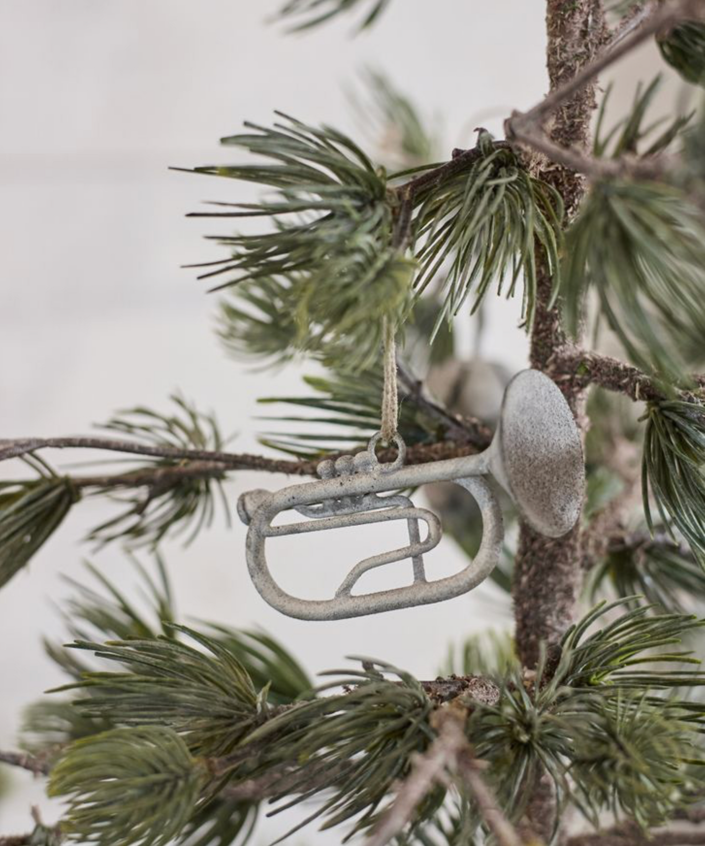 HANGING TRUMPET - ASH GREY