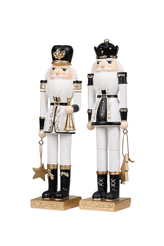SOLDIER HOLDING STAR AND TRUMPET