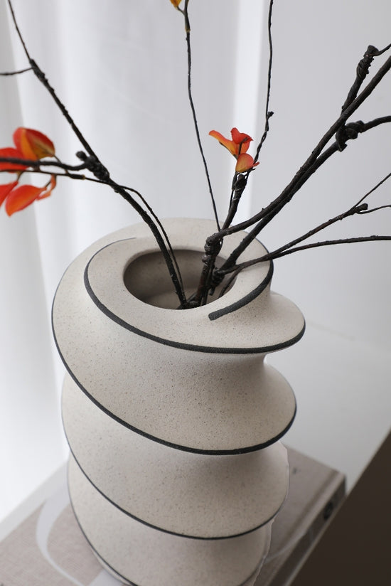 SPIRAL HAND PANITED VASE - LARGE