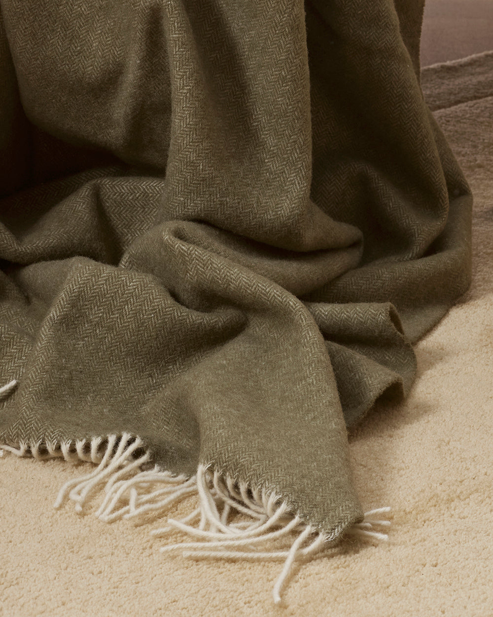 MOSMAN THROW - OLIVE