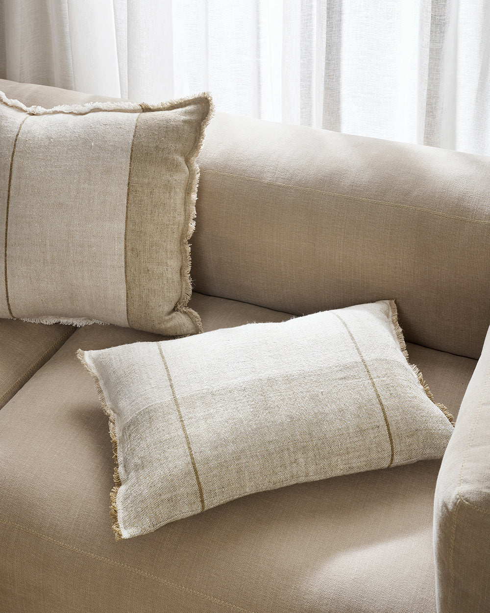 OLIVER 40 X 60CM CUSHION - SAND
