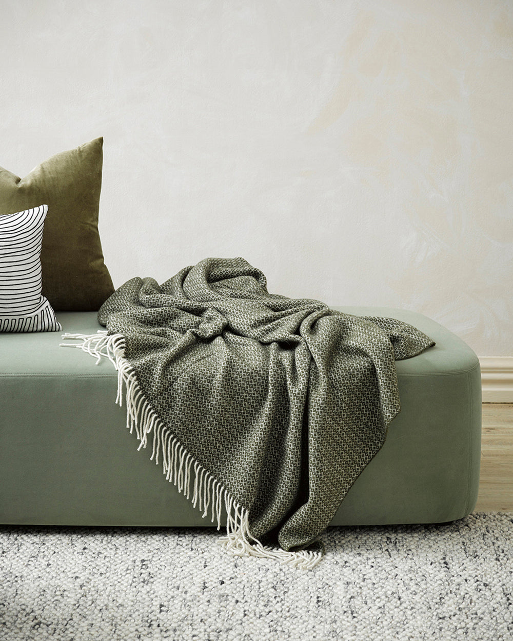 LITTANO KALE THROW