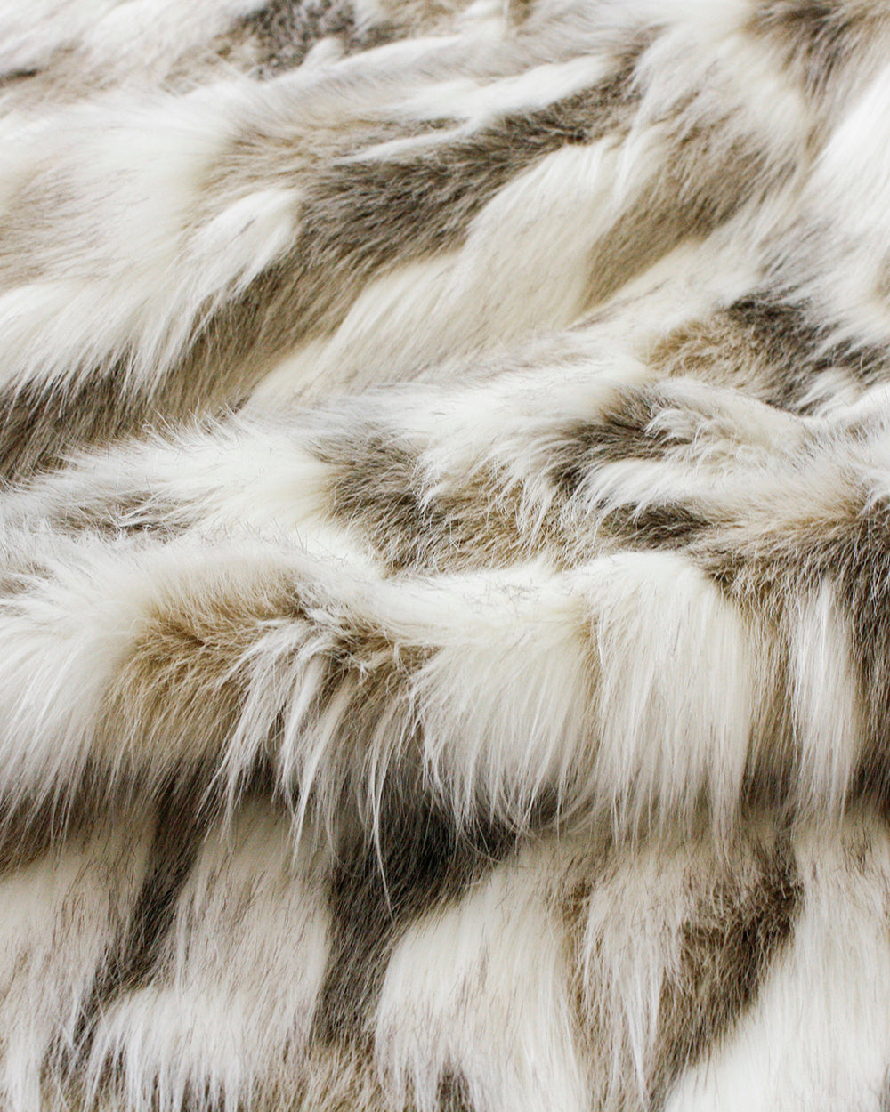 SNOWSHOE HARE FAUX FUR THROW