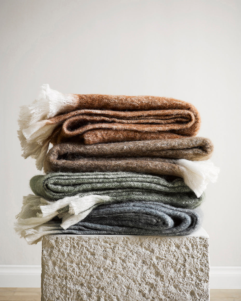 SORRENTO CHIVE THROW