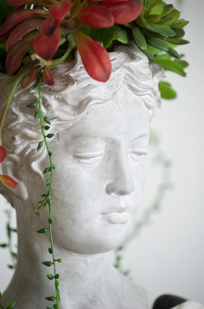 VISAGE CEMENT VASE
