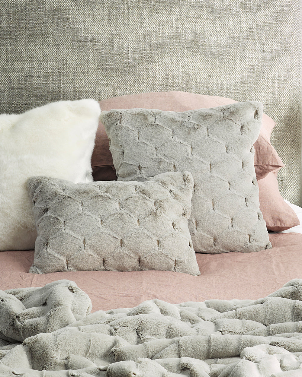 VALENTINA GREY FAUX FUR THROW
