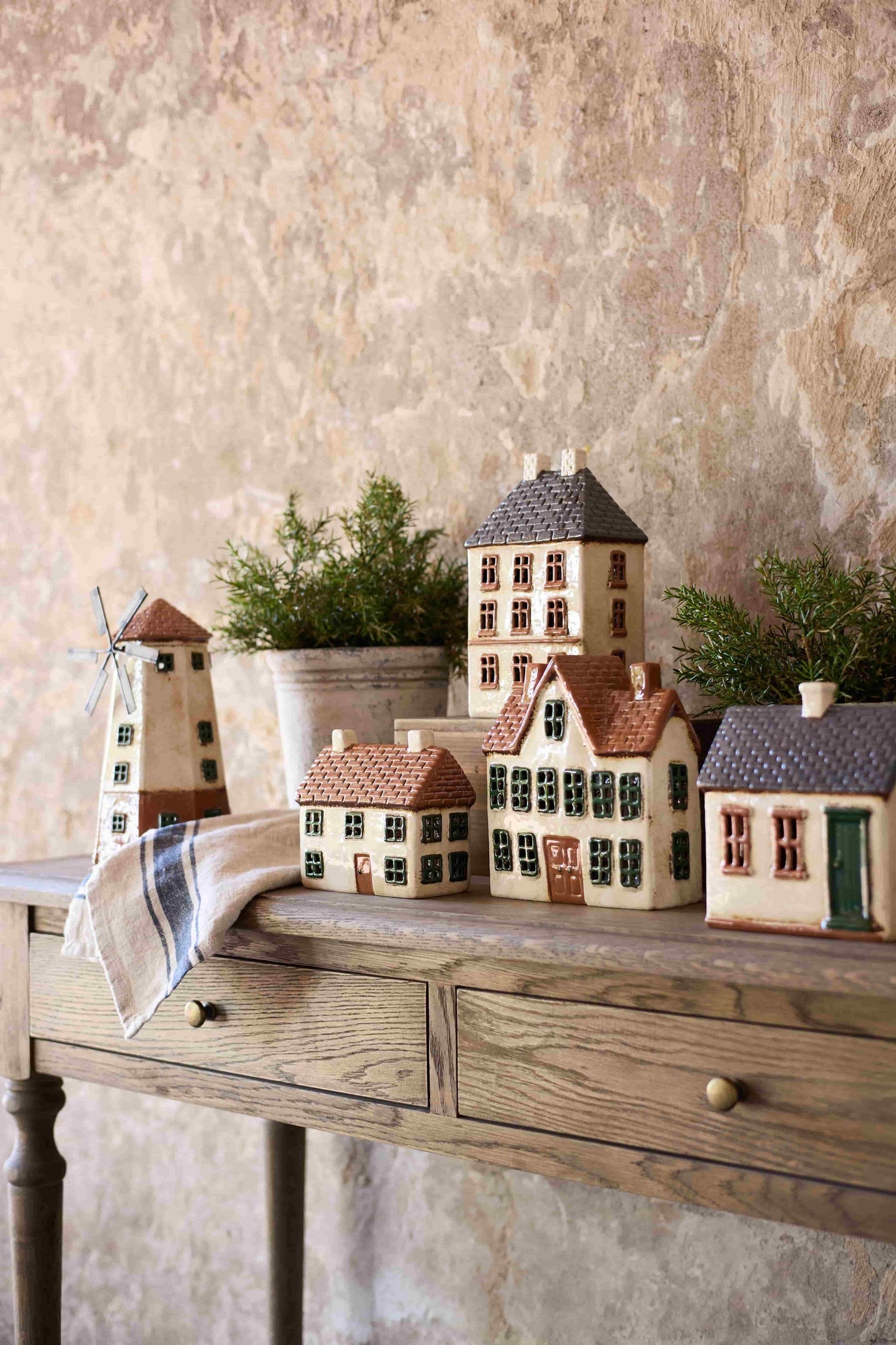 TEALIGHT HOUSES