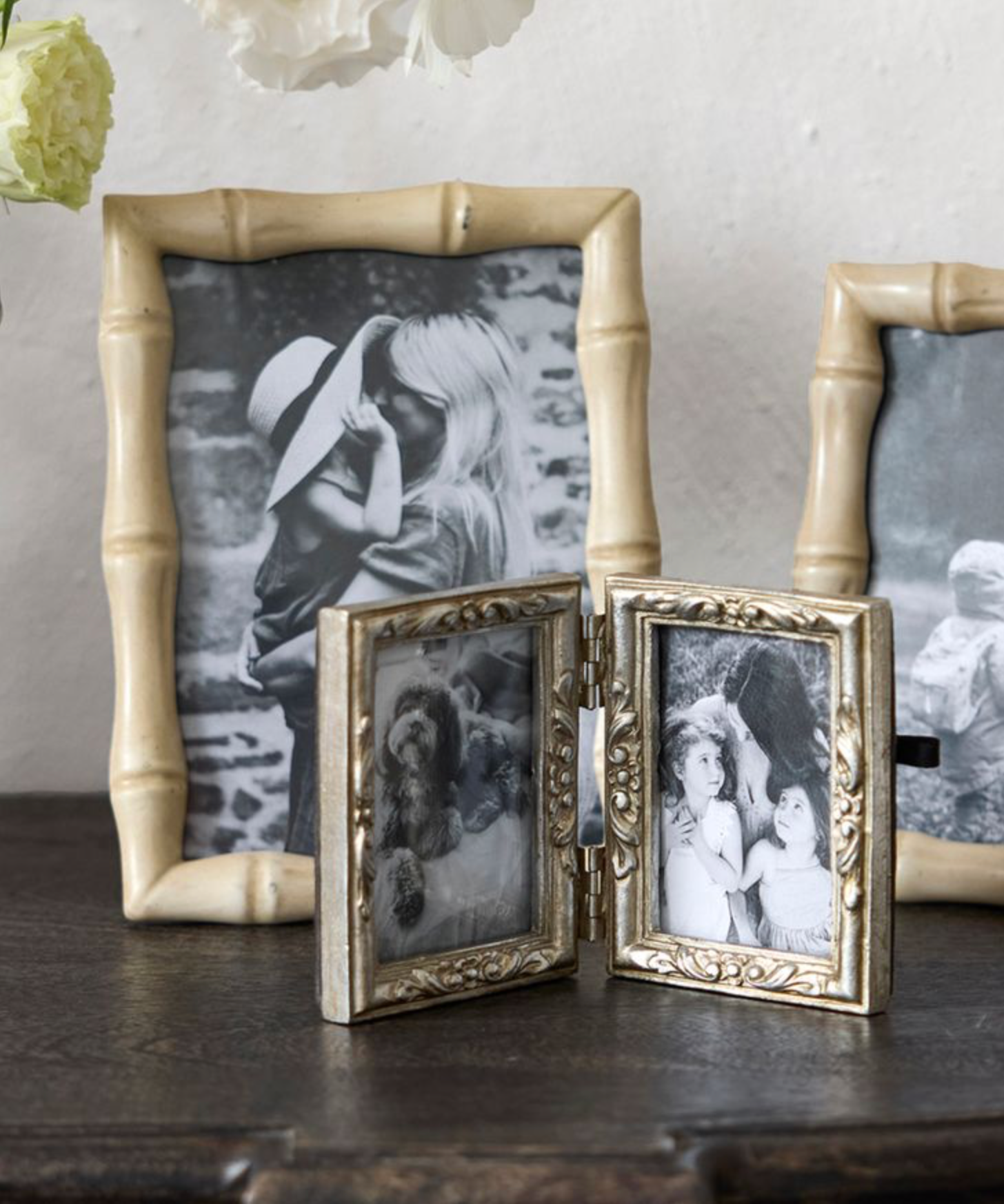 PHOTO FRAMES