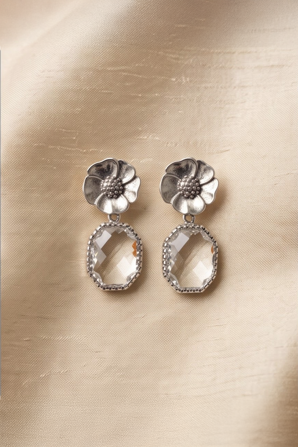 ANEMONE STUD EARRINGS - MATTE SILVER
