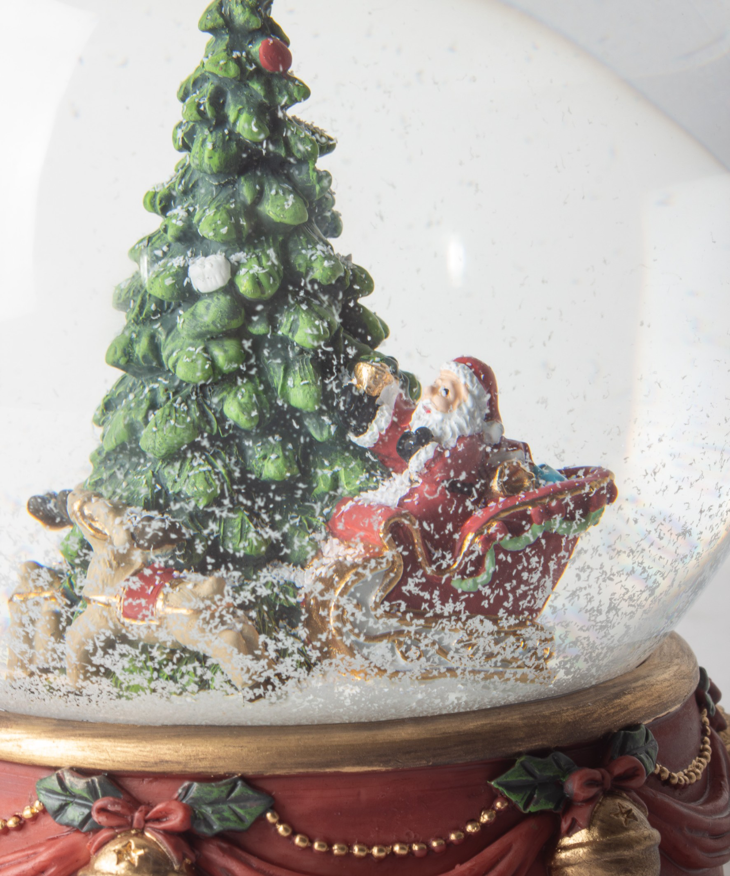 PRE ORDER: CLASSIC NOEL SNOWGLOBE