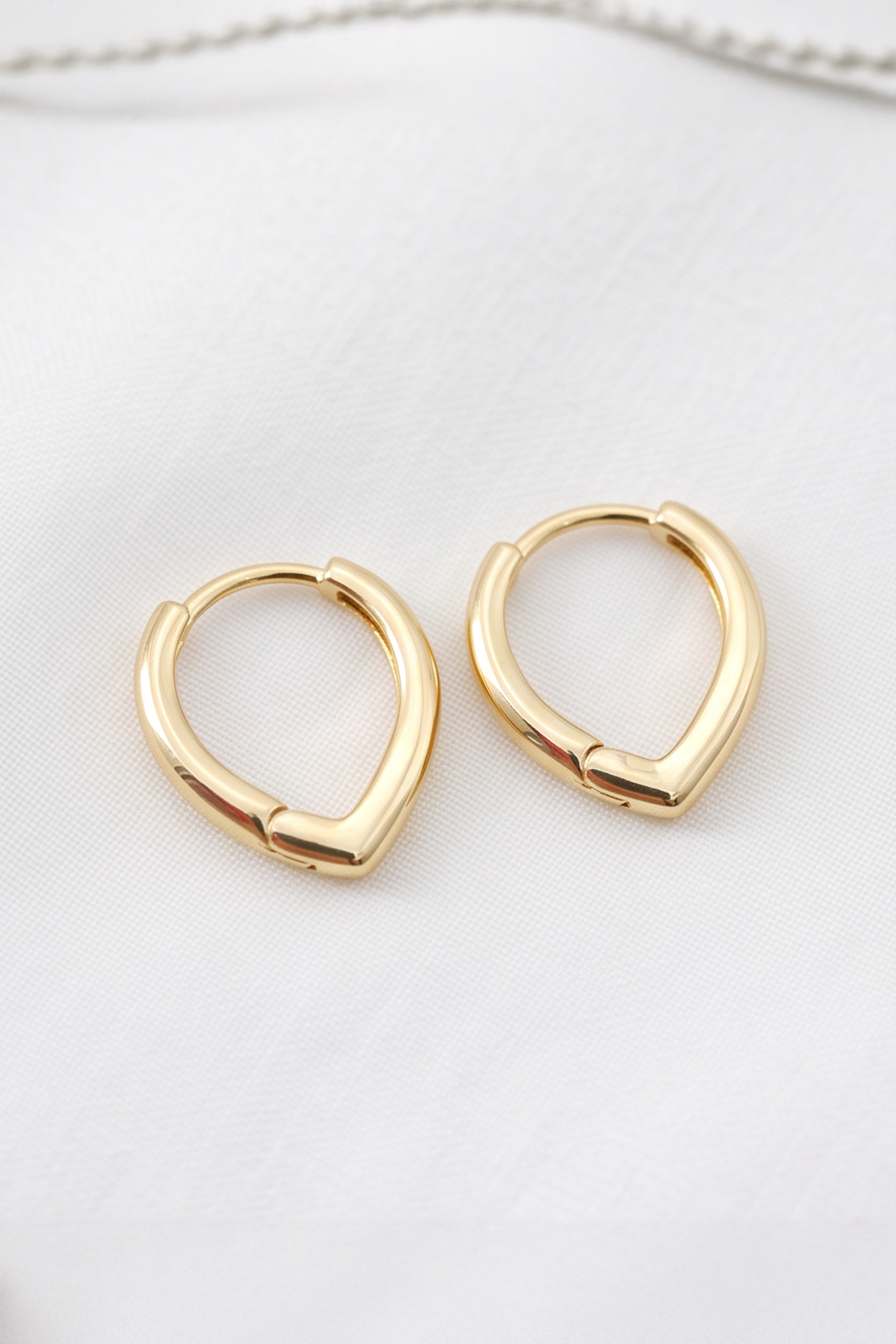 DROPLET HUGGIES - GOLD