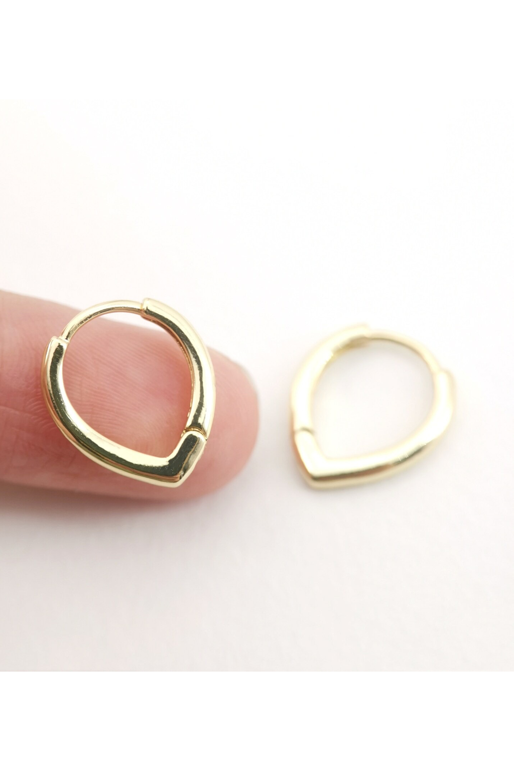DROPLET HUGGIES - GOLD
