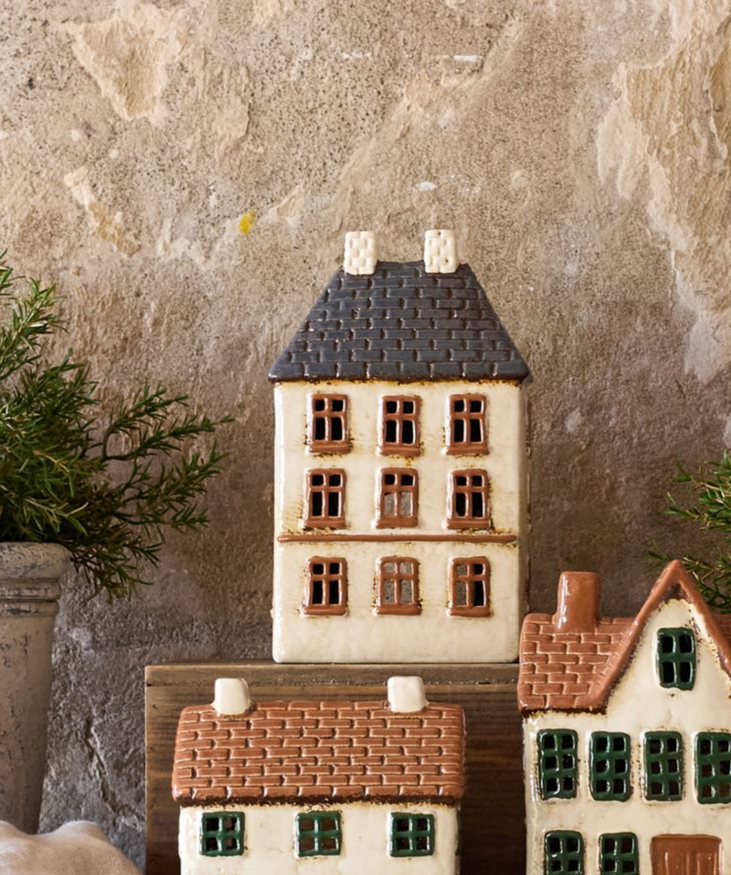 COTSWOLDS COUNTRY TEALIGHT ESTATE HOUSE