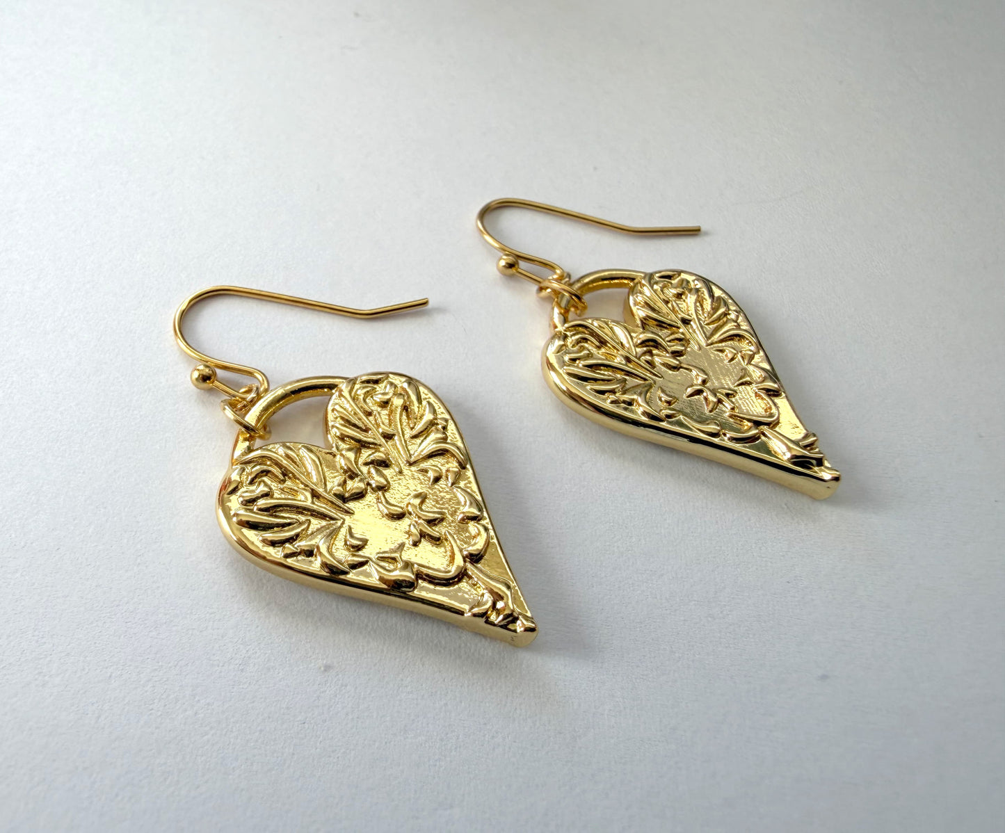 FLOWER OF THE HEART EARRINGS - GOLD