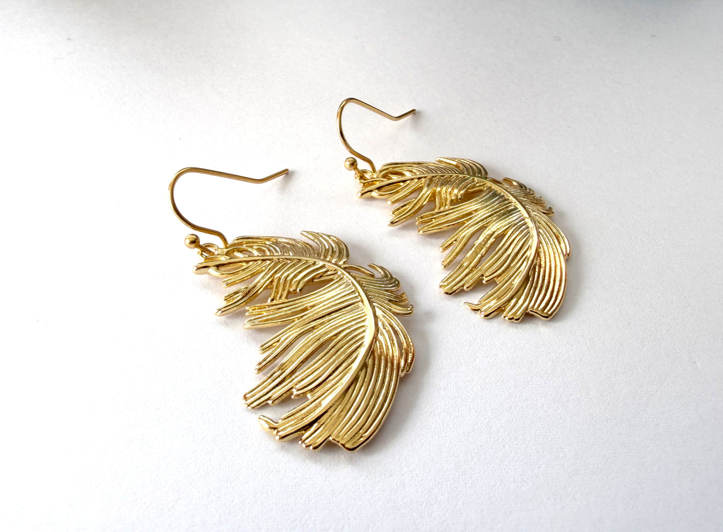LIGHT AS A FEATHER EARRINGS - GOLD