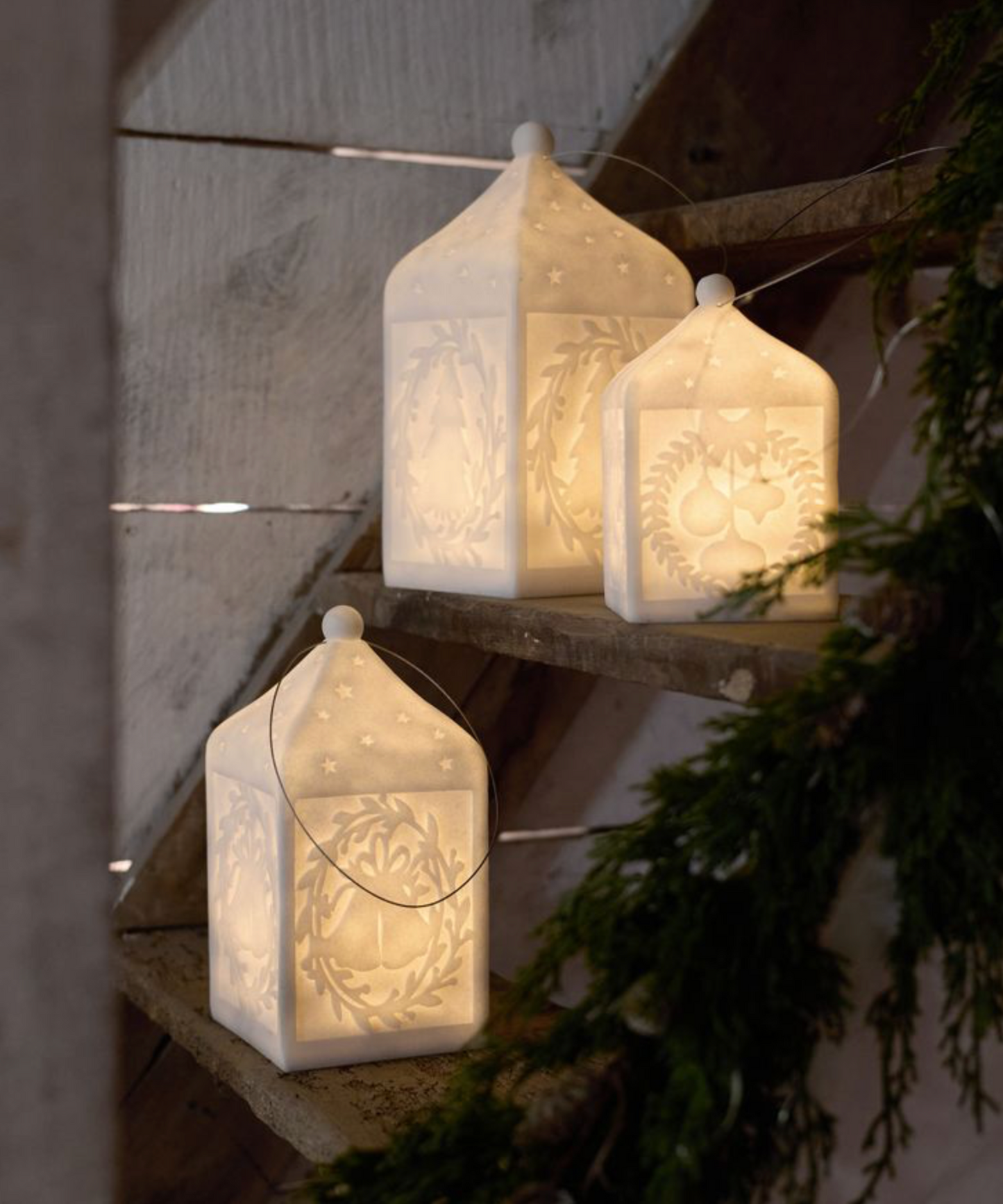 PRE ORDER: LIGHT UP BAUBLES LANTERN - SMALL