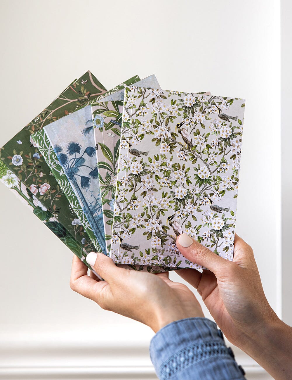 VICTORIA LINED POCKET NOTEBOOK