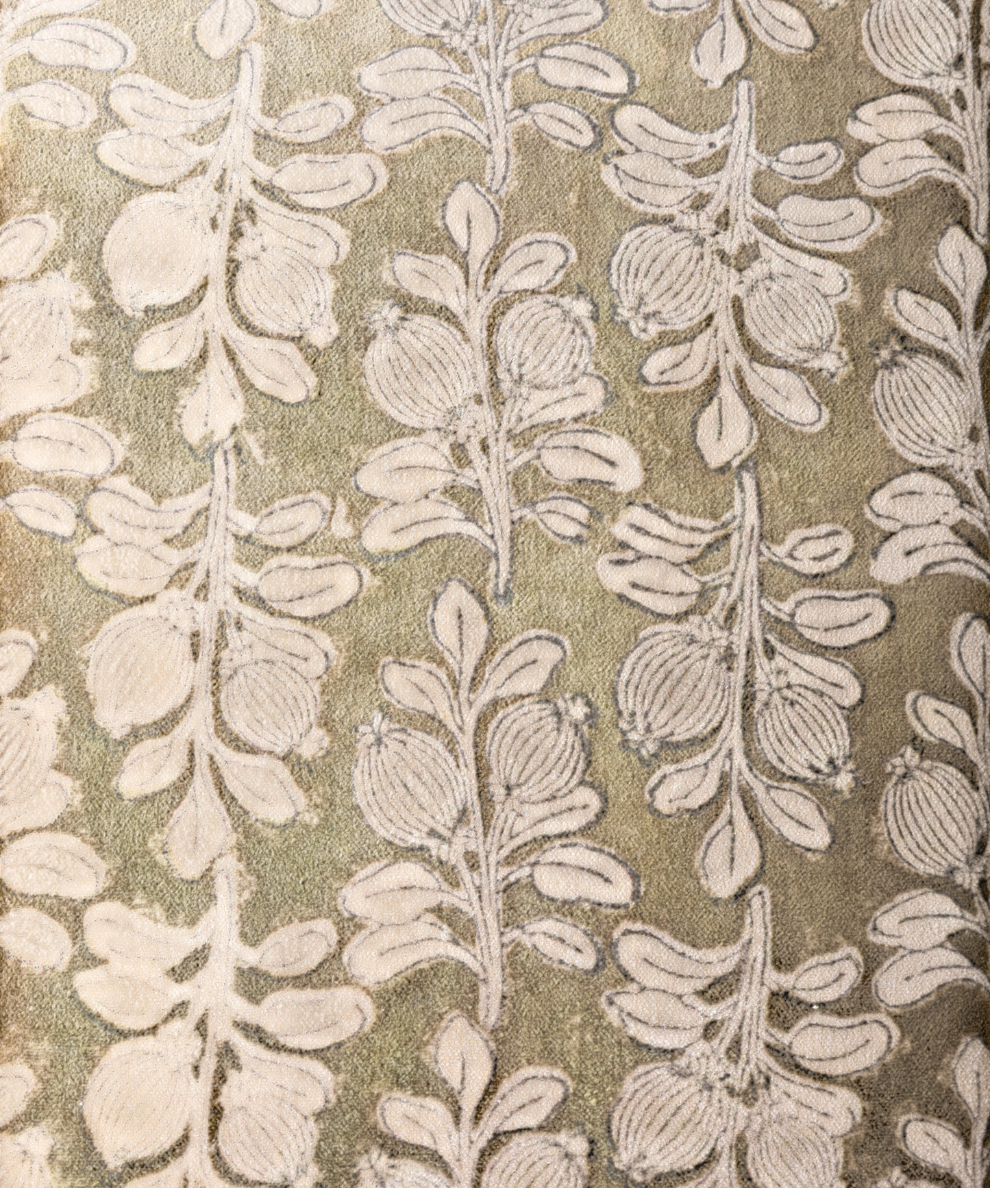 VINE HANDBLOCK VELVET CUSHION