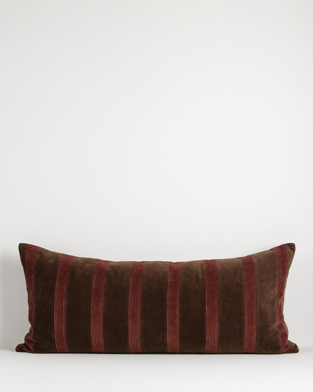 HUXLEY LODGE CUSHION - CHOCOLATE / CHERRY