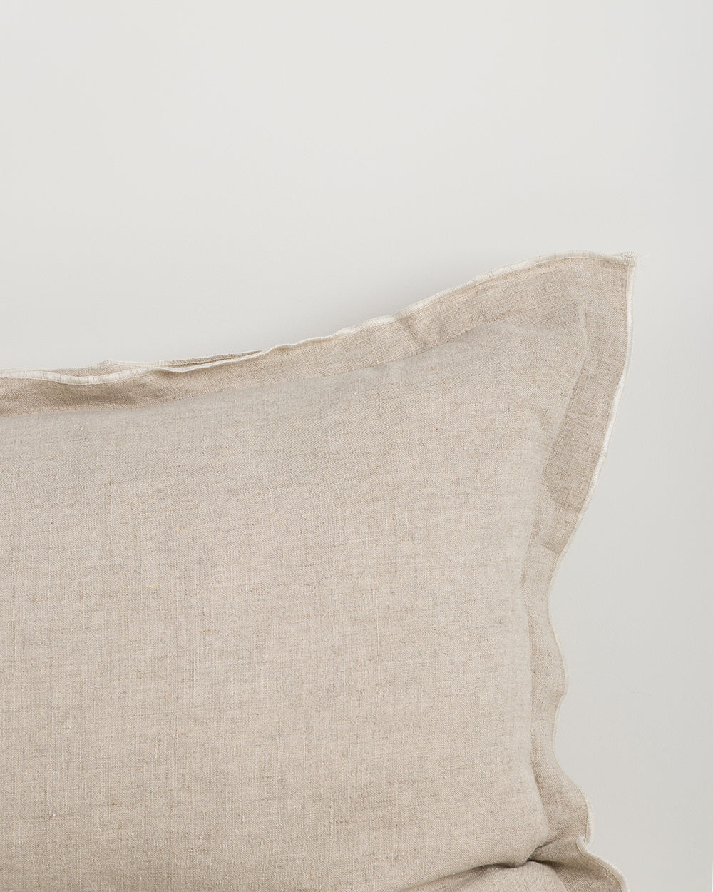 LINDEN LODGE CUSHION - LINEN