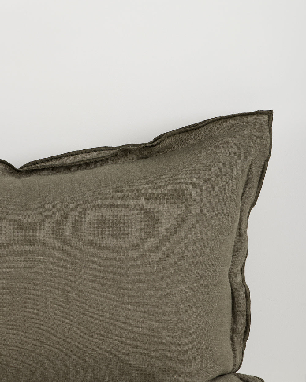 LINDEN LODGE CUSHION - OLIVE