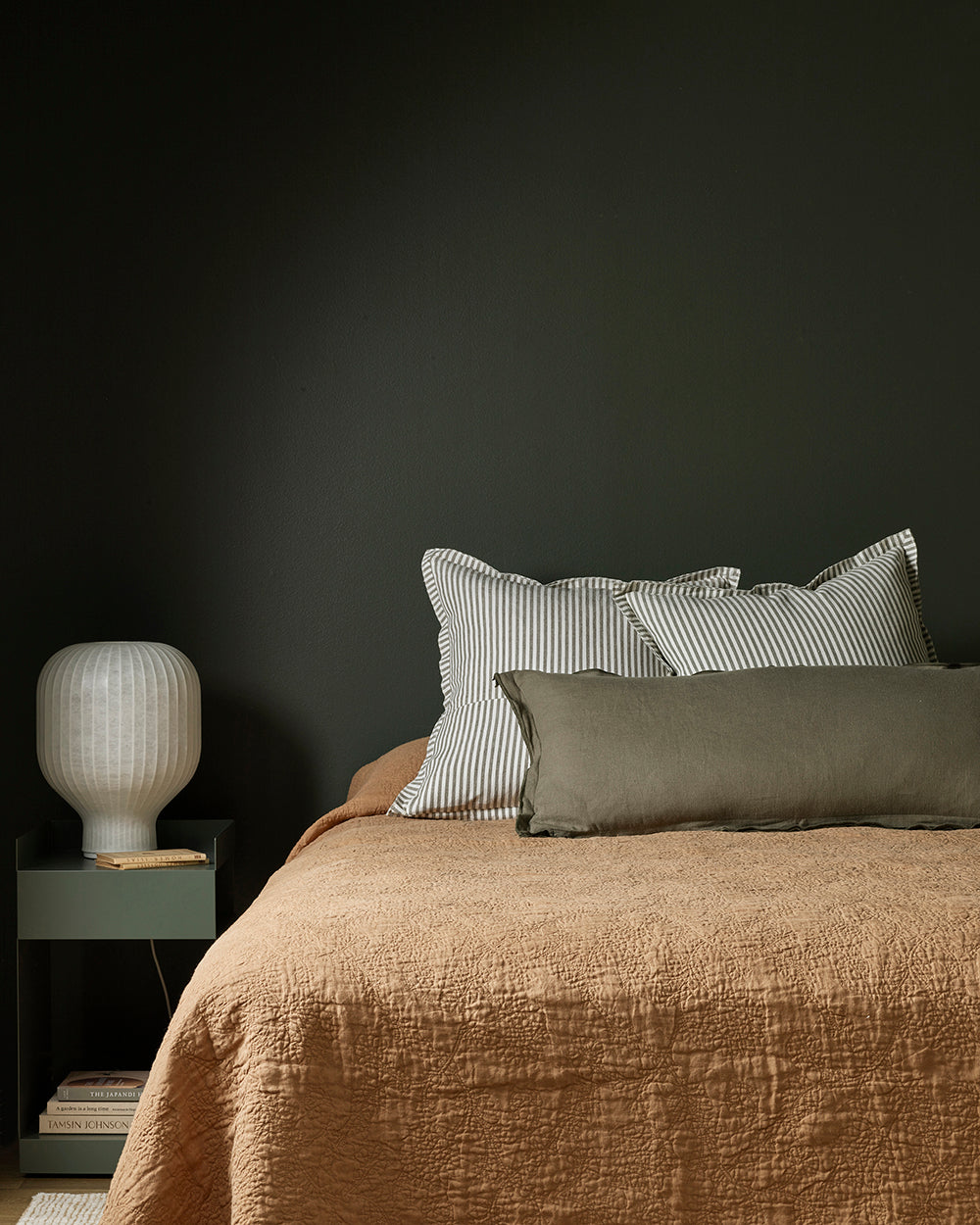LINDEN LODGE CUSHION - OLIVE