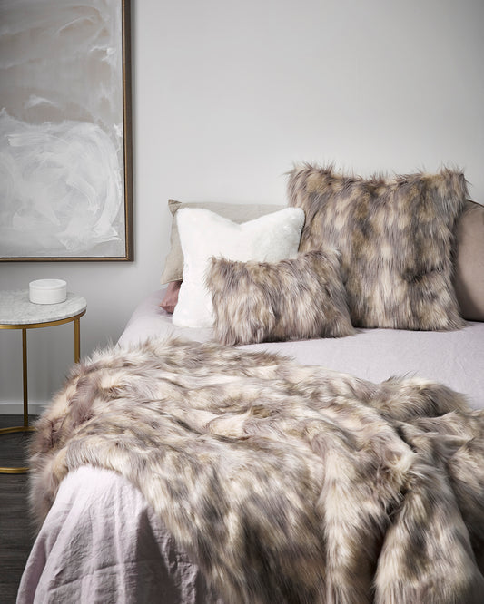 MOUNTAIN HARE FAUX FUR THROW